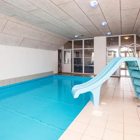 Сasa de vacaciones 4 Star In *