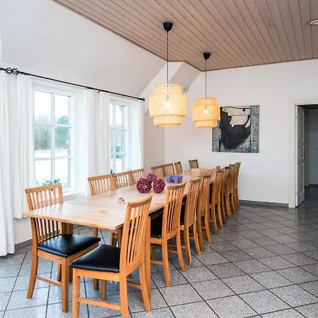 Сasa de vacaciones 4 Star In *